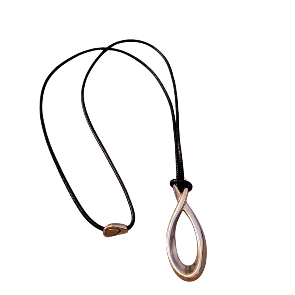 Nambe Infinity loop necklace